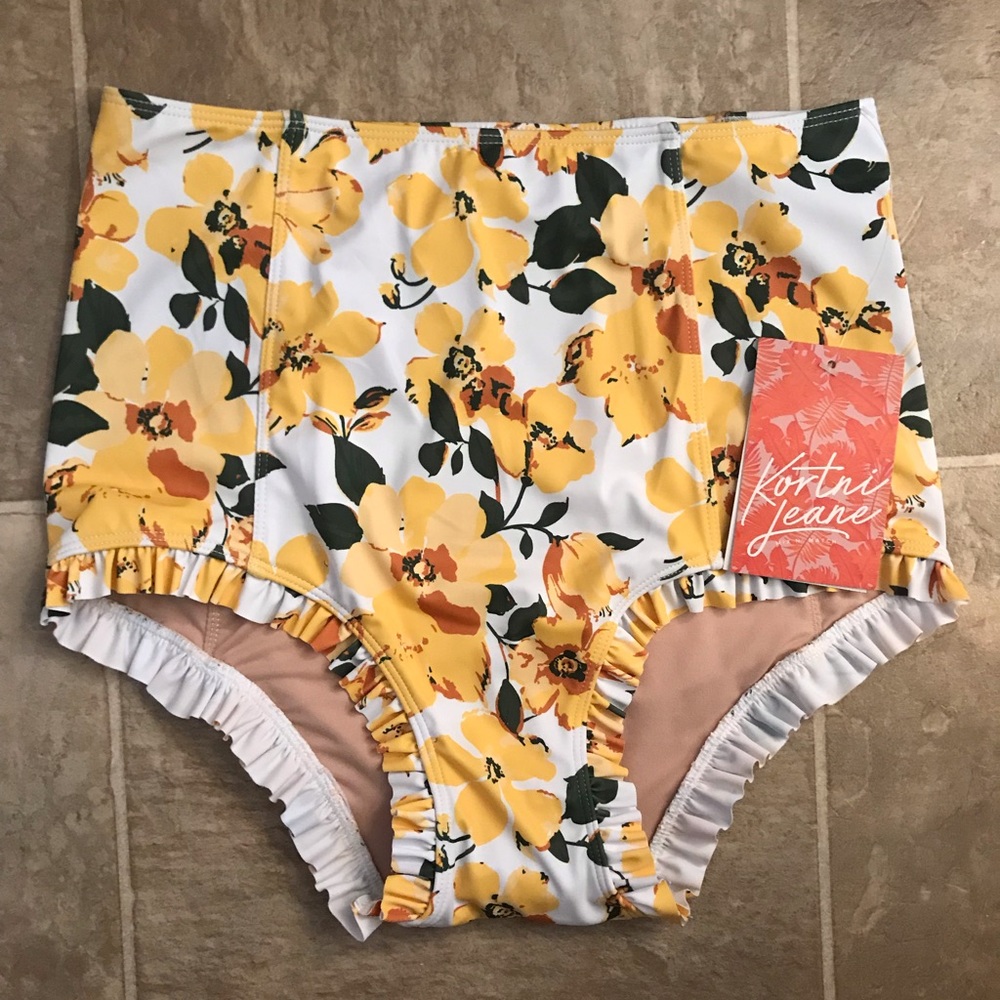 Kortni Jeane BNWT small bottoms